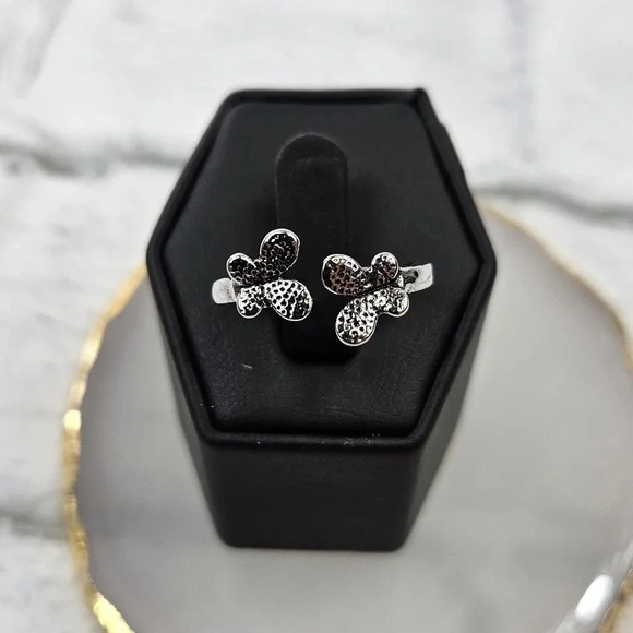 Butterfly Hugs Adjustable Fashion Ring A8 - Picture 5 of 5